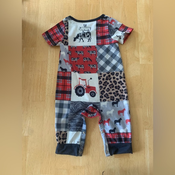 Boutique Western/Farm Theme Short Sleeve Onsie - Picture 4 of 4